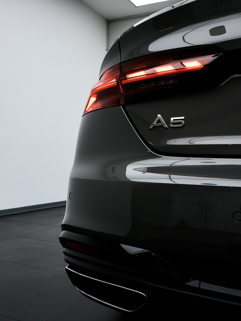 Audi A5 Sportback 40 TFSI S line｜金屬克洛諾斯灰 Chronos grey Z7｜交車照片分享