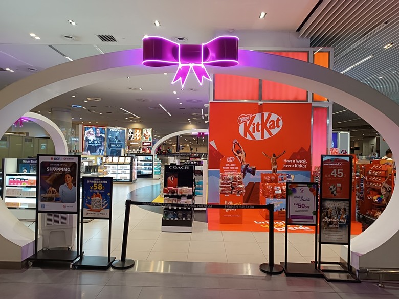 吉隆坡國際機場之轉機(KLIA2入境、KLIA1出境)及適合小睡休息地點全紀錄 — 赤道三國文化休閒行旅 之 馬來西亞篇 吉隆坡國際機場 (Kuala Lumpur International Airport)