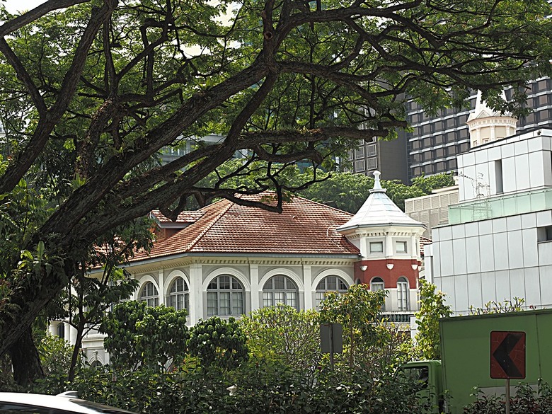 新加坡國家博物院(National Museum of Singapore)、土生華人博物館(Peranakan Museum)、善牧主教座堂(Cathedral of the Good Shepherd)、讚美廣場(CHIJMES Hall),還有地鐵勞明達站附近的土司工坊 — 赤道三國文化休閒行旅 之 新加坡篇 第六回 博物館規劃區(Museum Planning Area)