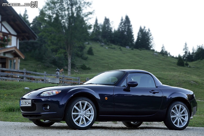 Mazda MX-5 RF 小改款試駕｜沒出手排也想買！