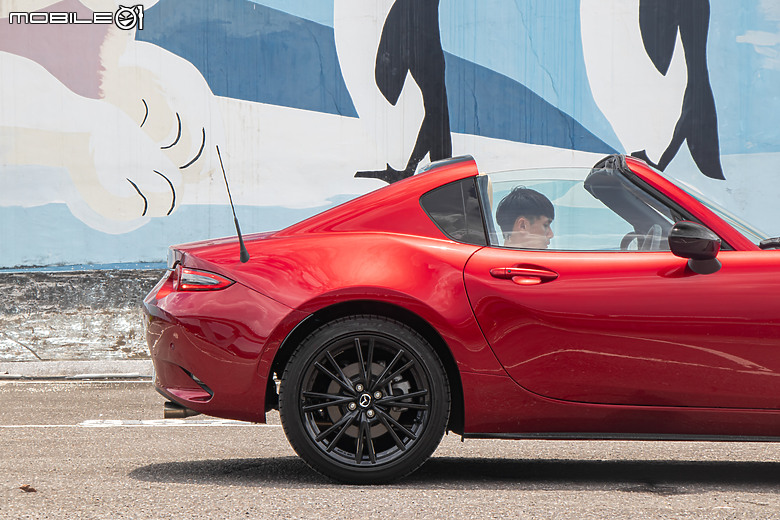 Mazda MX-5 RF 小改款試駕｜沒出手排也想買！
