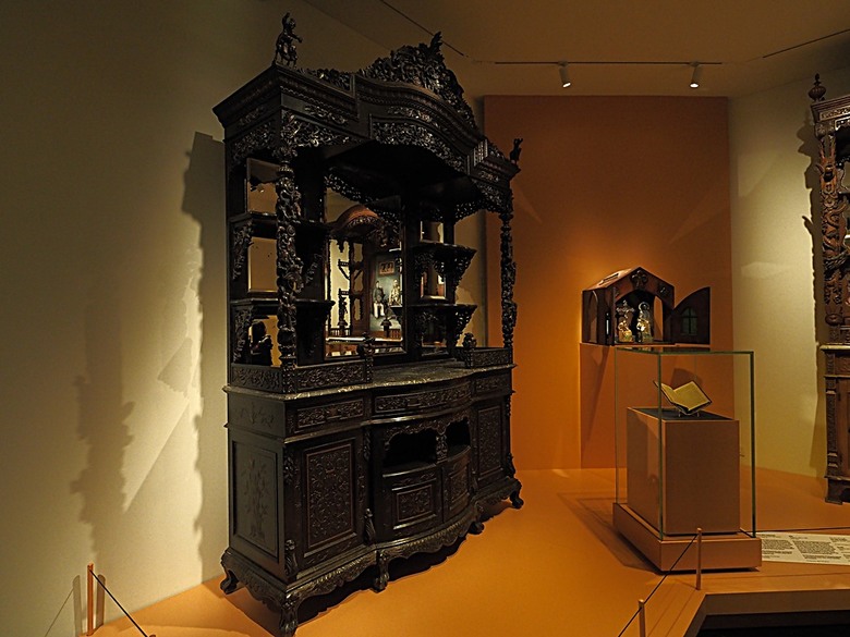 新加坡國家博物院(National Museum of Singapore)、土生華人博物館(Peranakan Museum)、善牧主教座堂(Cathedral of the Good Shepherd)、讚美廣場(CHIJMES Hall)，還有地鐵勞明達站附近的土司工坊 — 赤道三國文化休閒行旅 之 新加坡篇 第六回 博物館規劃區(Museum Planning Area)