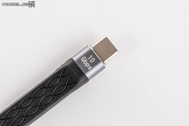Apacer AS725 Magnetic Portable SSD 開箱實測 以迷你合手觸感隨身擴充 iPhone 容量