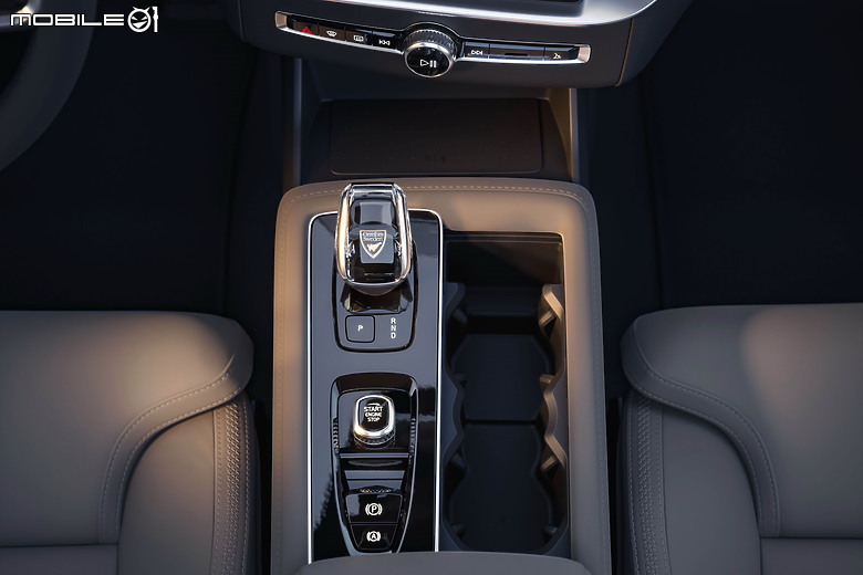 【海外新訊】Volvo 純電旗艦休旅 EX90 及大幅改款 XC90 聯袂亮相!