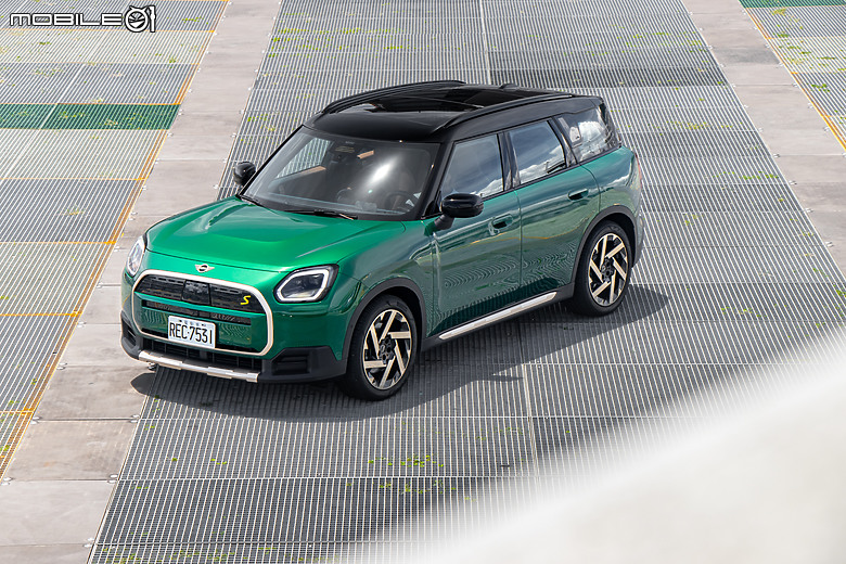 MINI Countryman SE All4 試駕|帶電個性更親民,不是粉絲也動心!