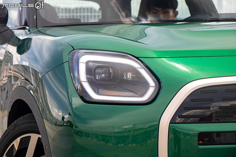 MINI Countryman SE All4 試駕|帶電個性更親民,不是粉絲也動心!