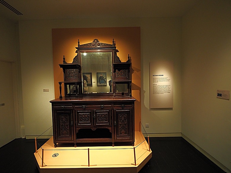 新加坡國家博物院(National Museum of Singapore)、土生華人博物館(Peranakan Museum)、善牧主教座堂(Cathedral of the Good Shepherd)、讚美廣場(CHIJMES Hall)，還有地鐵勞明達站附近的土司工坊 — 赤道三國文化休閒行旅 之 新加坡篇 第六回 博物館規劃區(Museum Planning Area)