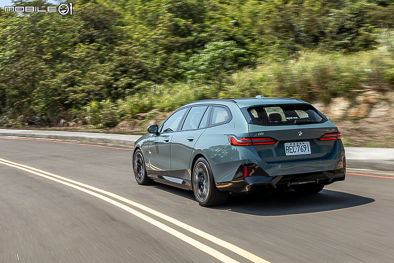 BMW i5 eDrive40 Touring 試駕|有空間有品味,市場唯一純電旅行車!