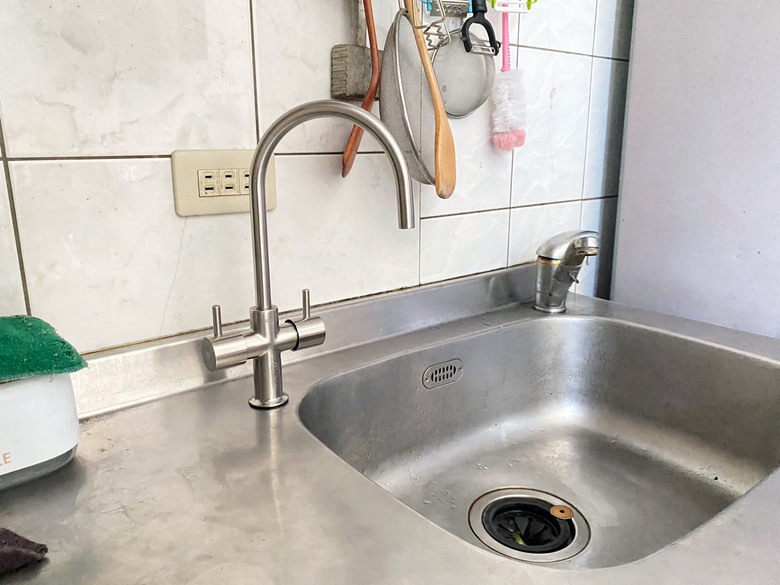 【安裝分享】廚下機械式冷熱二溫飲水機