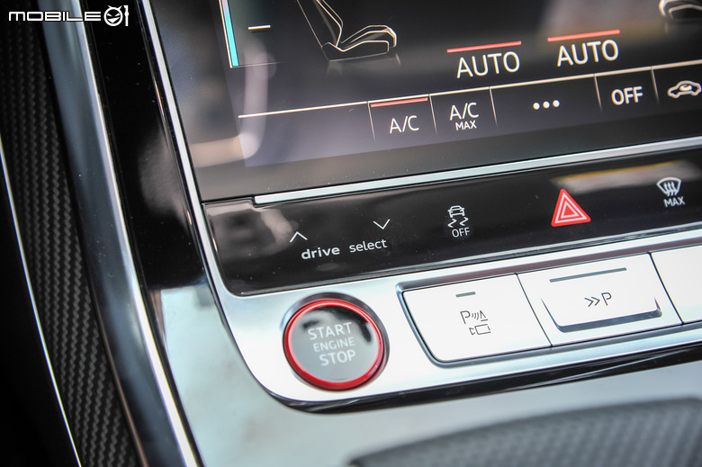 Audi SQ7 quattro 試駕|七座配置又熱血、極致成熟的性能休旅!