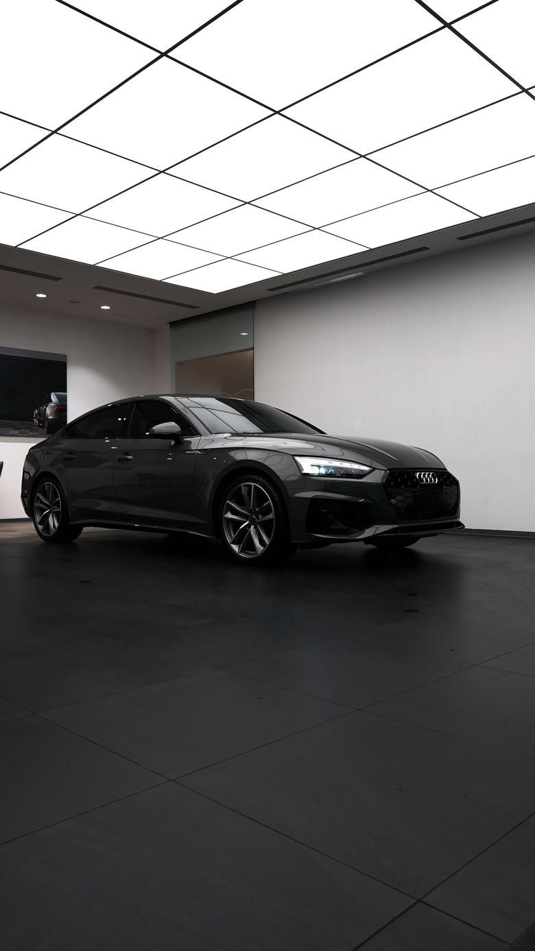 Audi A5 Sportback 40 TFSI S line｜金屬克洛諾斯灰 Chronos grey Z7｜交車照片分享