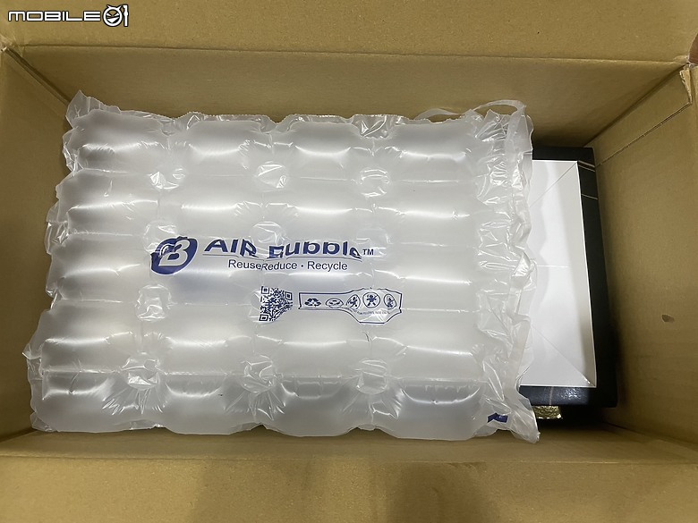 點我看大圖 驚艷味蕾的20週年慶典:Mobile01 x 王鵬傑聯名中秋禮盒開箱