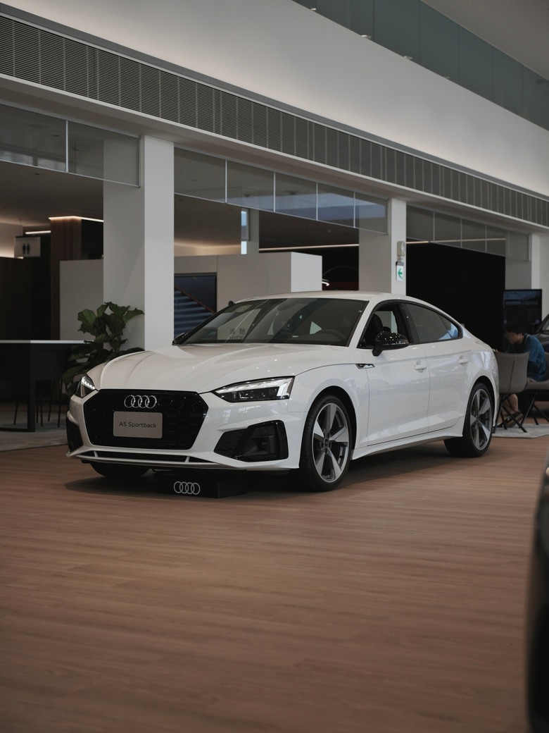 A5 Sportback 40 TFSI S line 金屬冰川白