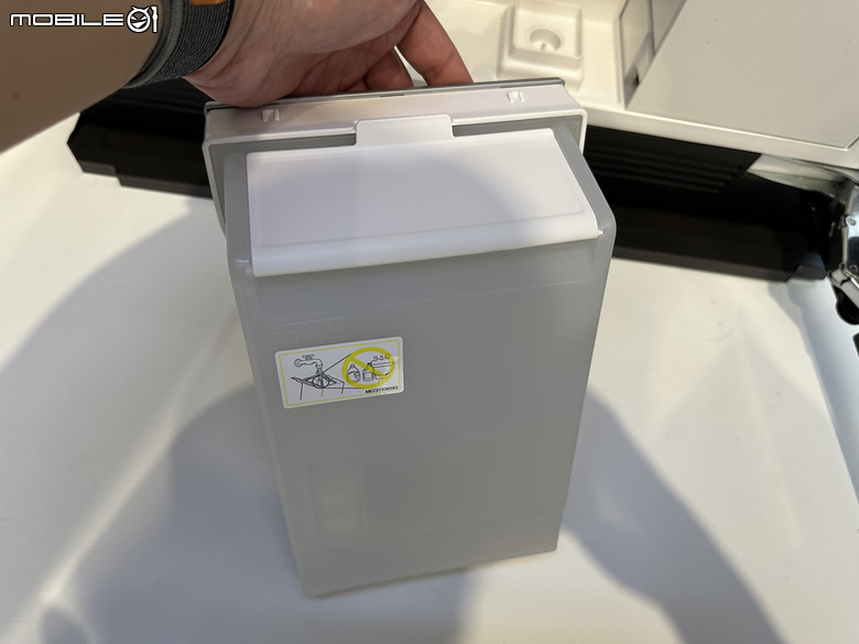 【現場體驗】LG Styler 蒸氣電子衣櫥第二代，內建高壓蒸氣掛燙機，AI護理衣物