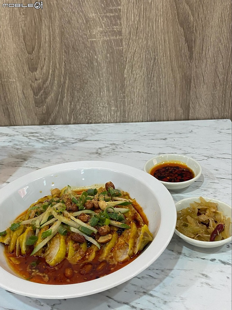 【板橋食記 】板橋超正宗的雲川料理，鷄小二烏雞米線，四川特色料理