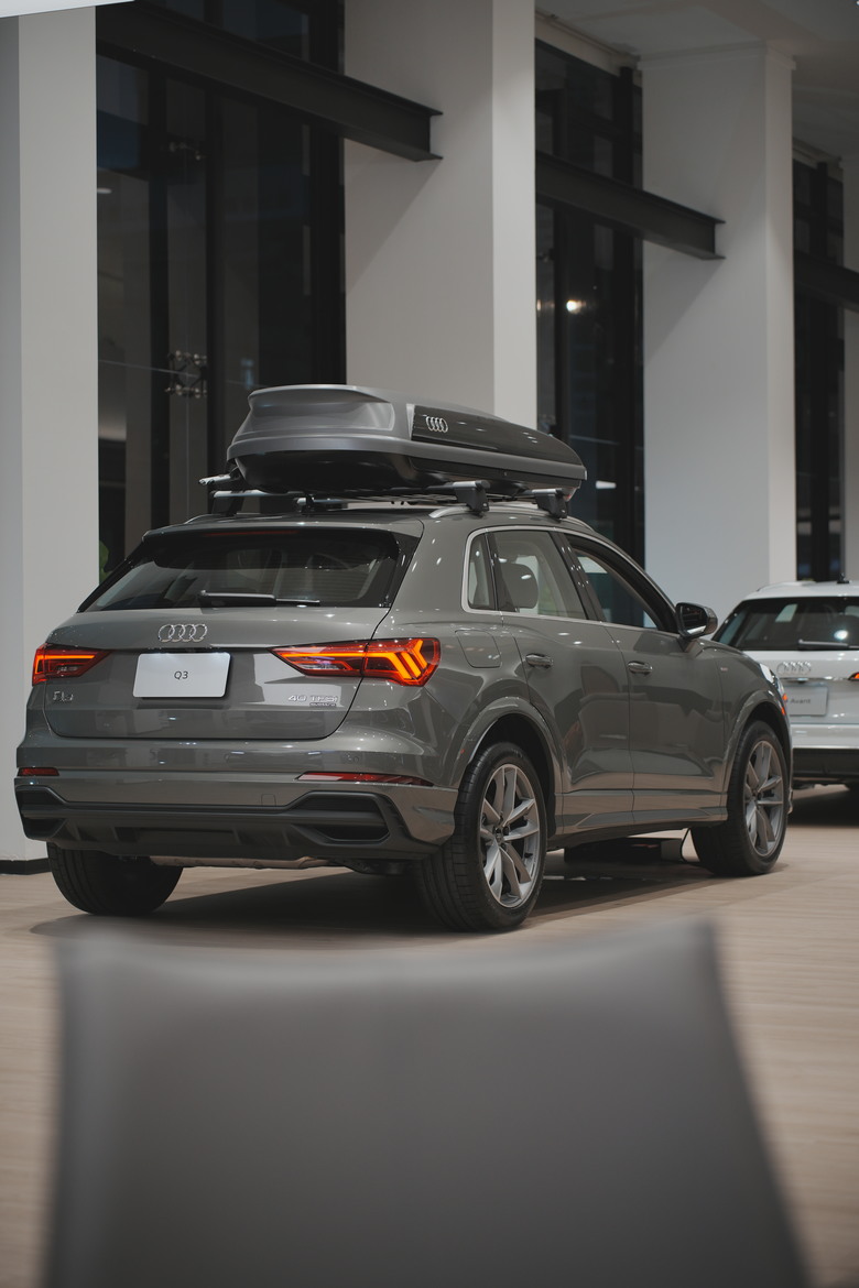 Audi Q3 40 TFSI quattro S line｜金屬克洛諾斯灰 Chronos Grey Z7｜實車照片分享