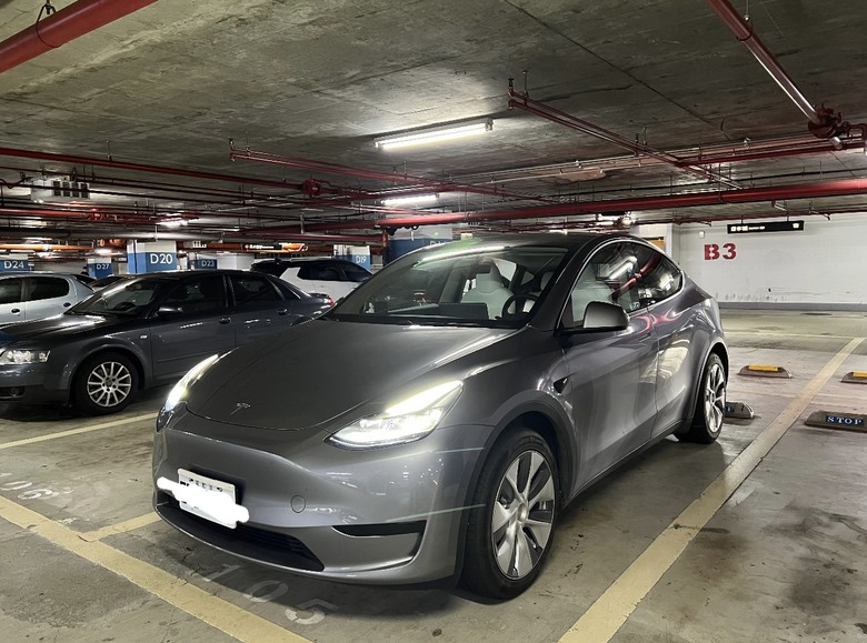 Tesla 夏夜漫遊 Model Y 後驅版