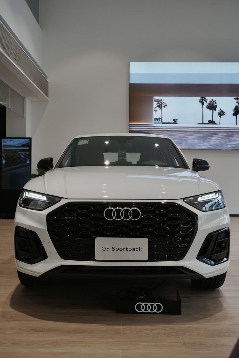 Q5 Sportback 40 TFSI quattro S line Black Edition｜金屬冰川白 Glacier White｜實車照片分享