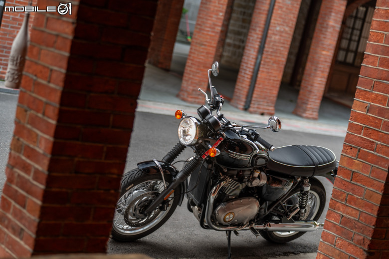 TRIUMPH Bonneville T120 試駕|何謂經典?我就是經典!