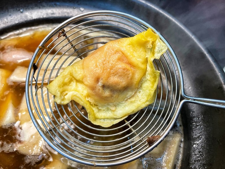 點我看大圖 炭燒羊肉爐火鍋,湯頭好喝,羊肉肉質軟嫩,秋冬進補、聚餐好地方