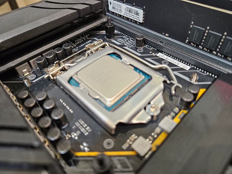 【開箱】雙塔奇城!TT曜越 ASTRIA 600 ARGB主板連動版CPU散熱器(主機板風扇)