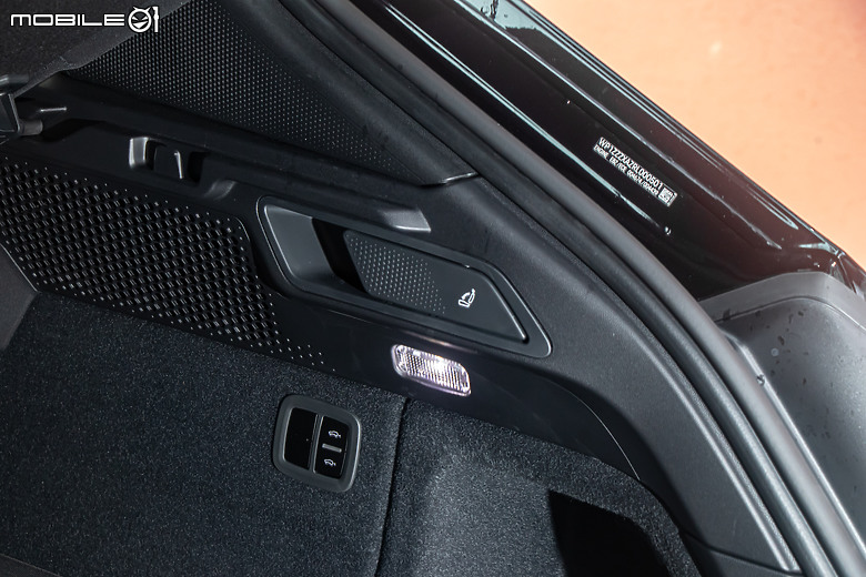 Porsche Macan 純電大改款試駕｜重新定義純電休旅的操控天花板！