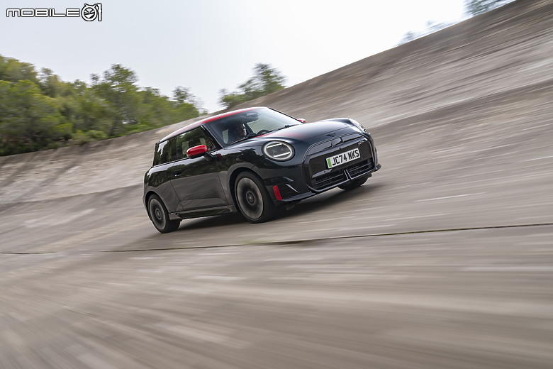 【2024巴黎車展】MINI JCW Electric/Aceman連袂亮相，新一代純電小鋼砲、性能小休旅誕生！