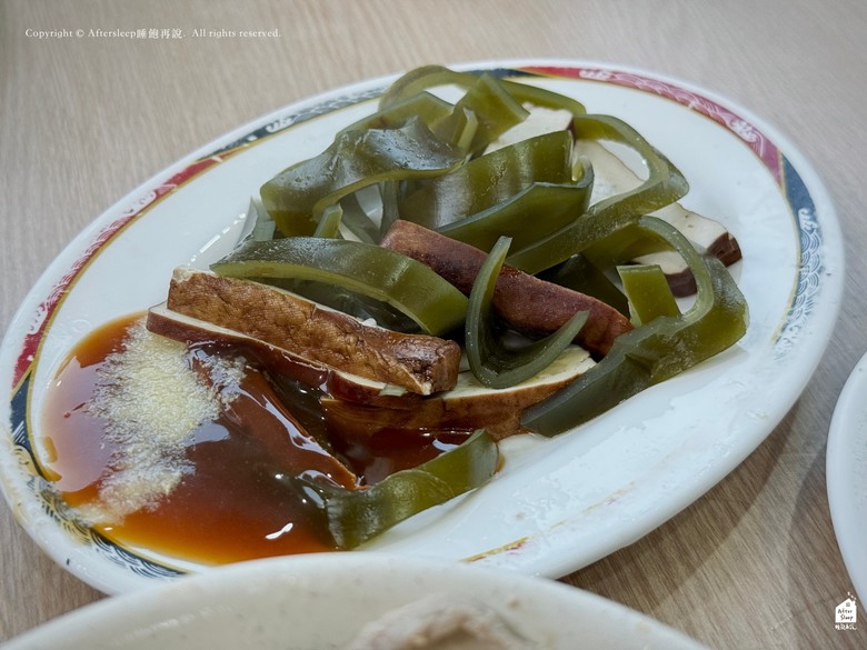 高雄鹽埕｜黑乾溫州餛飩大王＿鹽埕早市內經典老店／好不好吃試一次就知道