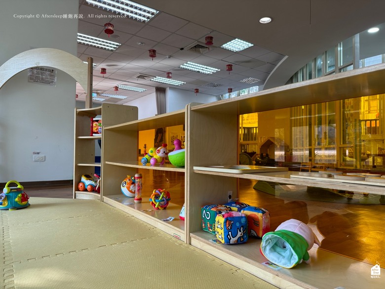 高雄前鎮｜愛群親子館＿明亮寬敞大空間 / 免費幼兒遊樂園