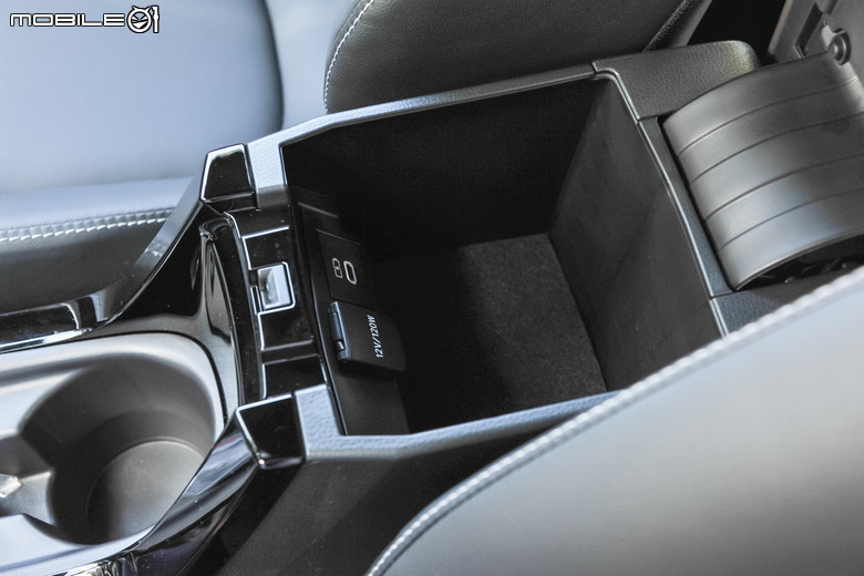 Toyota Corolla Cross 油電旗艦版試駕|內外的小地方升級、繼續成就神車的地位!