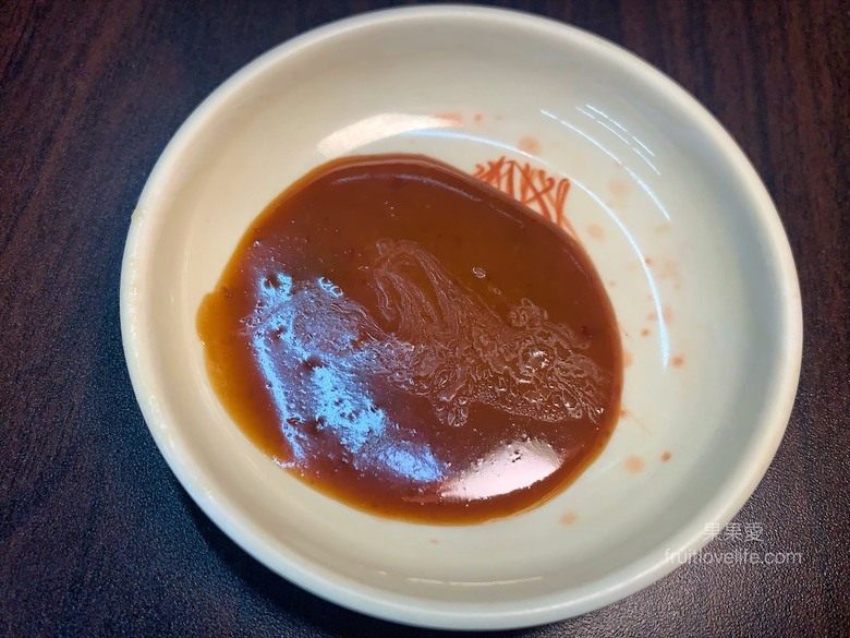 點我看大圖 炭燒羊肉爐火鍋,湯頭好喝,羊肉肉質軟嫩,秋冬進補、聚餐好地方