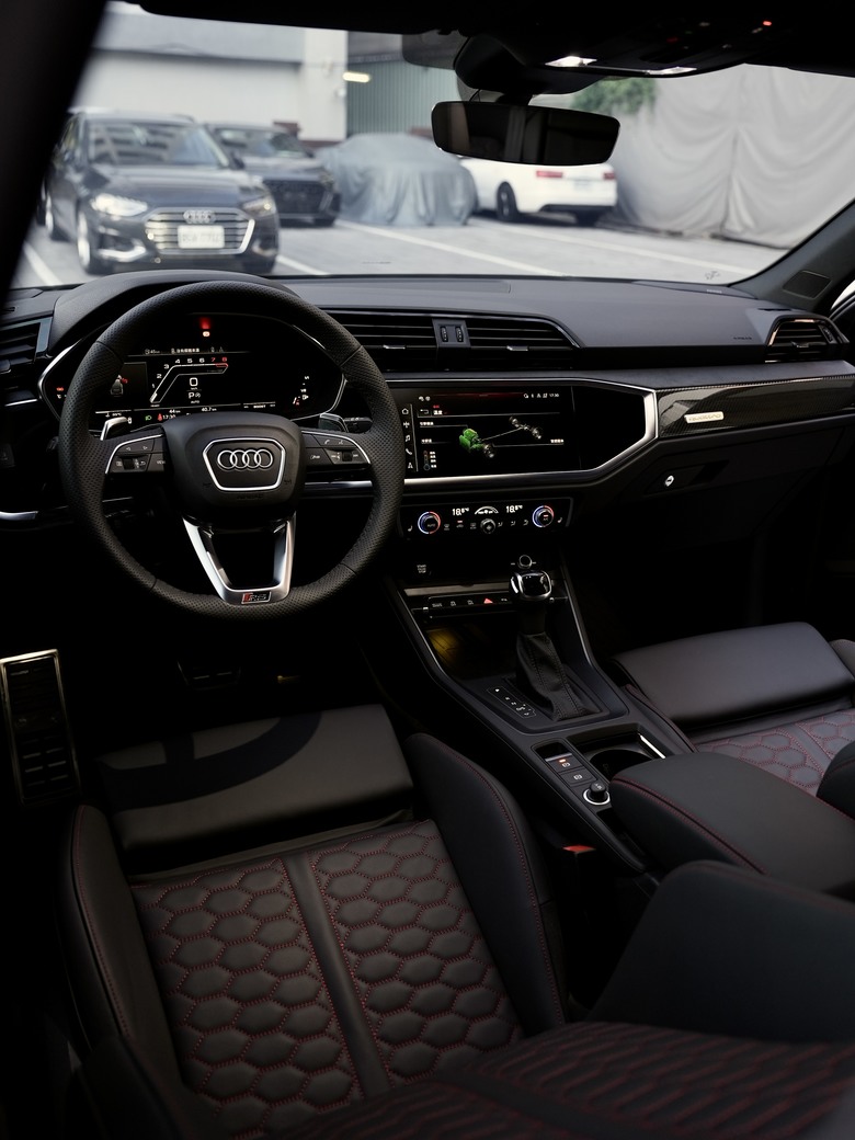 Audi RS Q3 Sportback｜磐石灰 Nardo Gray T3｜交車照片分享