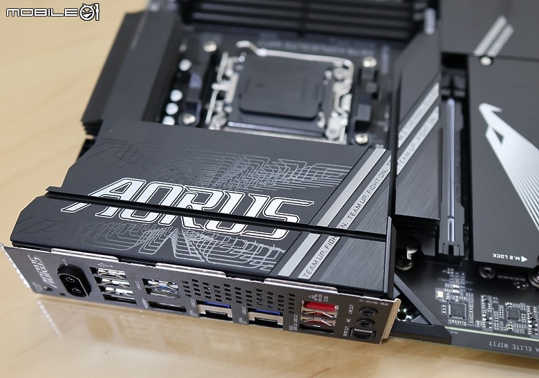 主流規格到齊 X870 AORUS ELITE WIFI7 開箱