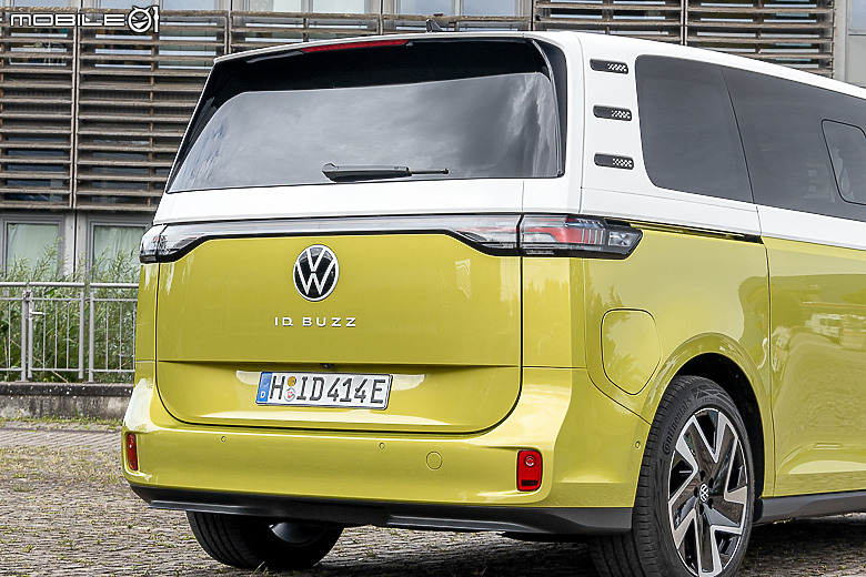 Volkswagen ID.Buzz 德國試駕|滿滿創意、處處討喜的純電七人小巴!