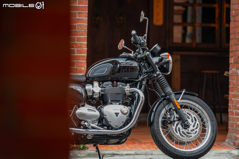 TRIUMPH Bonneville T120 試駕｜何謂經典？我就是經典！