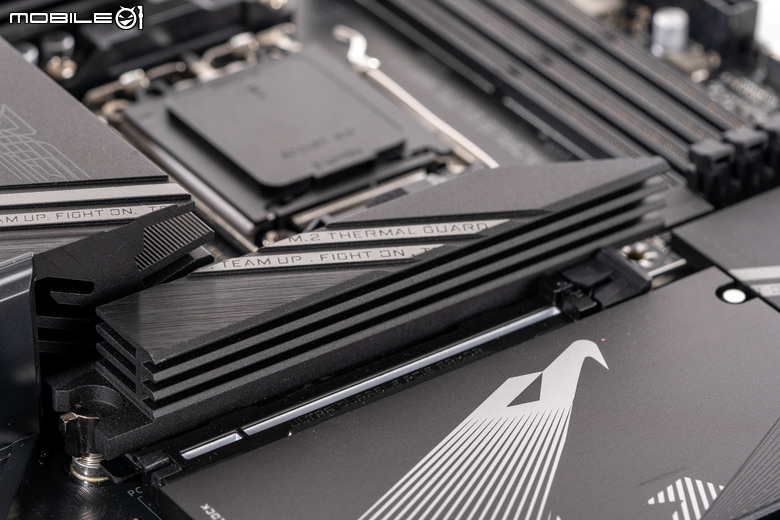 技嘉 X870 AORUS ELITE WiFi 7 主機板開箱實測 在低調外觀設計下提供更多性能潛力平台選擇