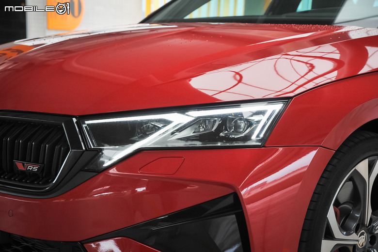Skoda Octavia Combi RS 小改款試駕|有內涵又帥氣!