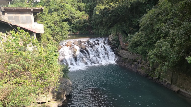 點我看大圖 【遊記】原來「烏來」是溫暖泉水的意思,小烏來風景特定區 - 大漠國渡