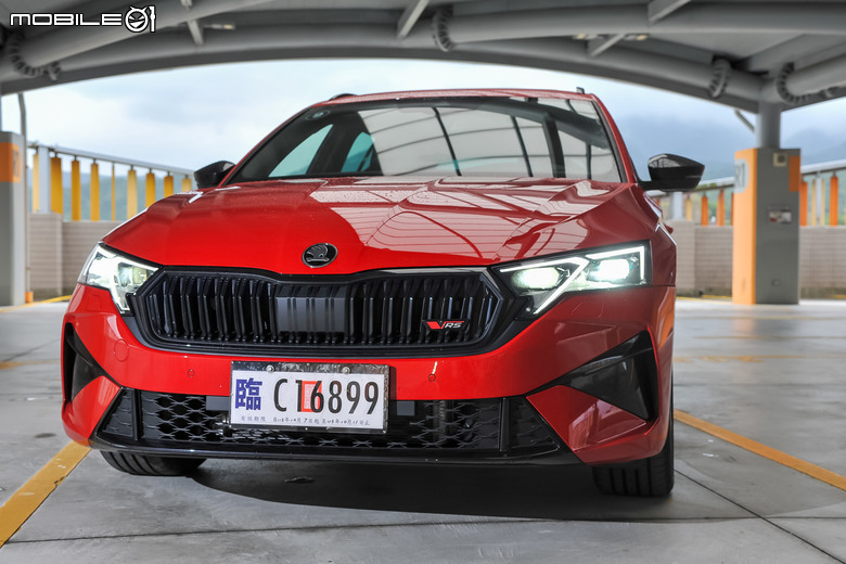Skoda Octavia Combi RS 小改款試駕|有內涵又帥氣!