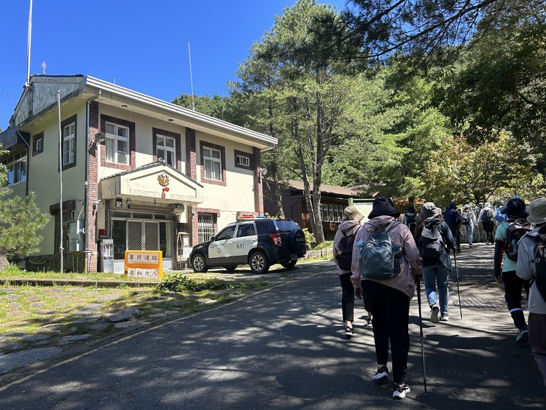 登麟趾山 朝聖台灣之巔玉山