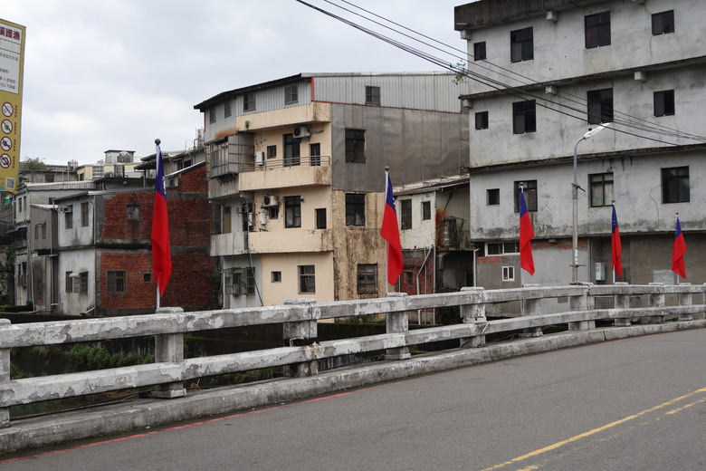 點我看大圖 【遊記】中華民國113年「雙十國慶」遊「雙溪」,不厭亭 | 雙溪火車站 - 大漠國渡