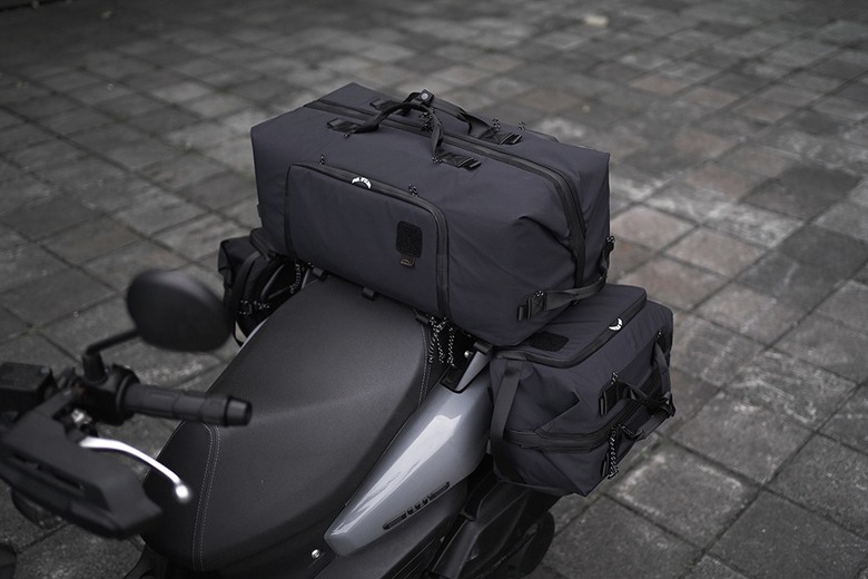 關於 Dr.Wilds 荒野醫生輕防馬鞍包組15L