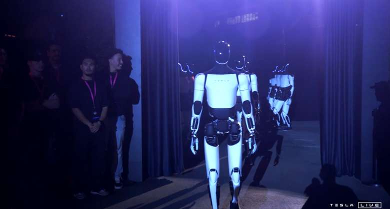 Tesla無人計程車Cybercab預計2026年量產問世|無人巴士與新一代機器人同場亮相!