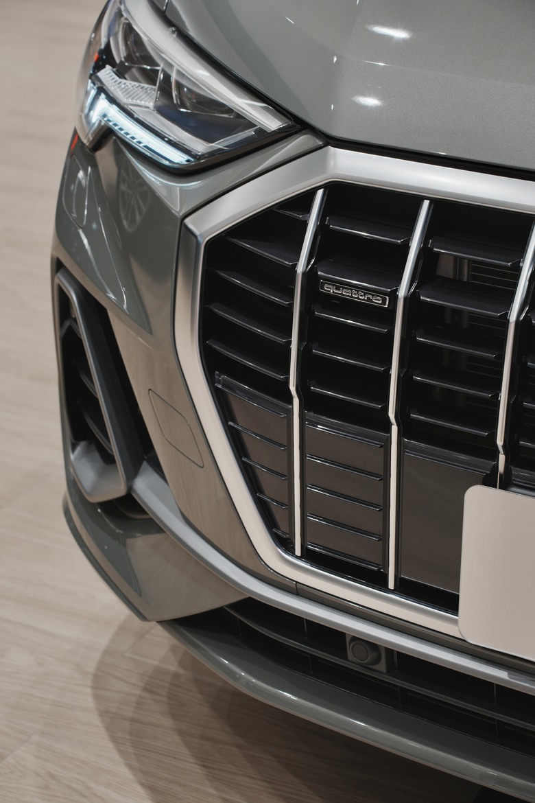Audi Q3 40 TFSI quattro S line｜金屬克洛諾斯灰 Chronos Grey Z7｜實車照片分享
