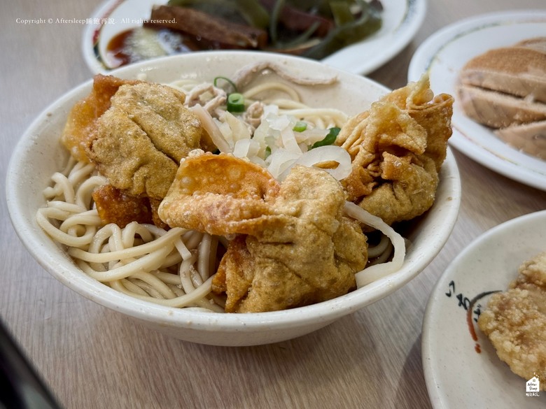 高雄鹽埕｜黑乾溫州餛飩大王＿鹽埕早市內經典老店／好不好吃試一次就知道