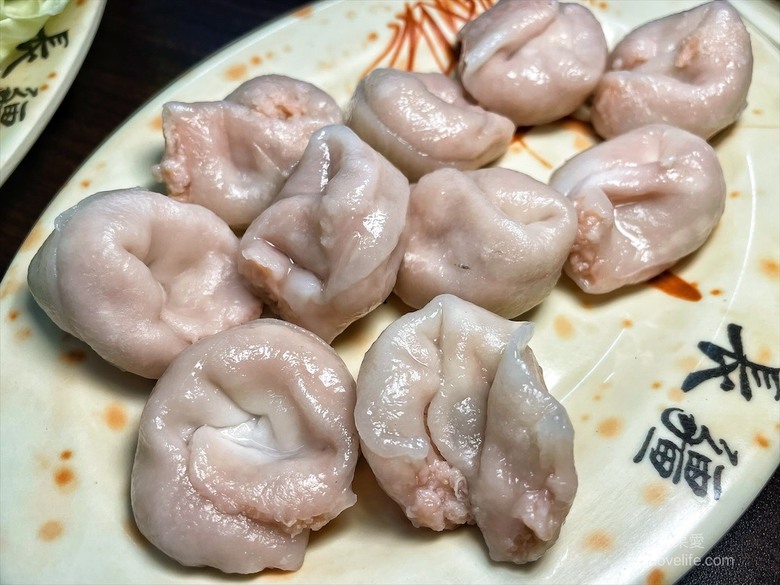 點我看大圖 炭燒羊肉爐火鍋,湯頭好喝,羊肉肉質軟嫩,秋冬進補、聚餐好地方