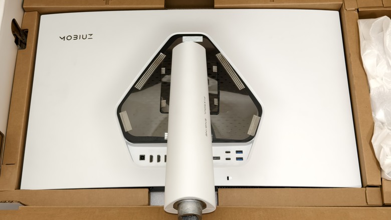 驚豔的視覺優化效果,BenQ MOBIUZ 4K遊戲護眼螢幕 EX321UX 開箱試用