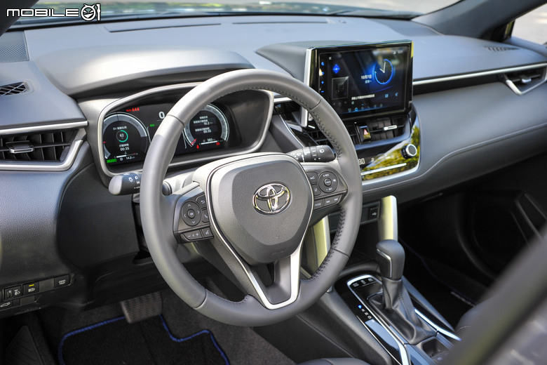 Toyota Corolla Cross 油電旗艦版試駕|內外的小地方升級、繼續成就神車的地位!