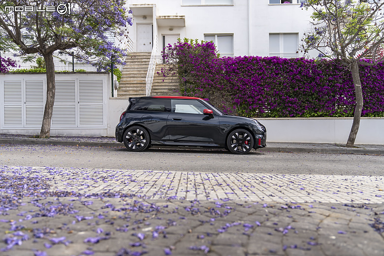 【2024巴黎車展】MINI JCW Electric/Aceman連袂亮相，新一代純電小鋼砲、性能小休旅誕生！