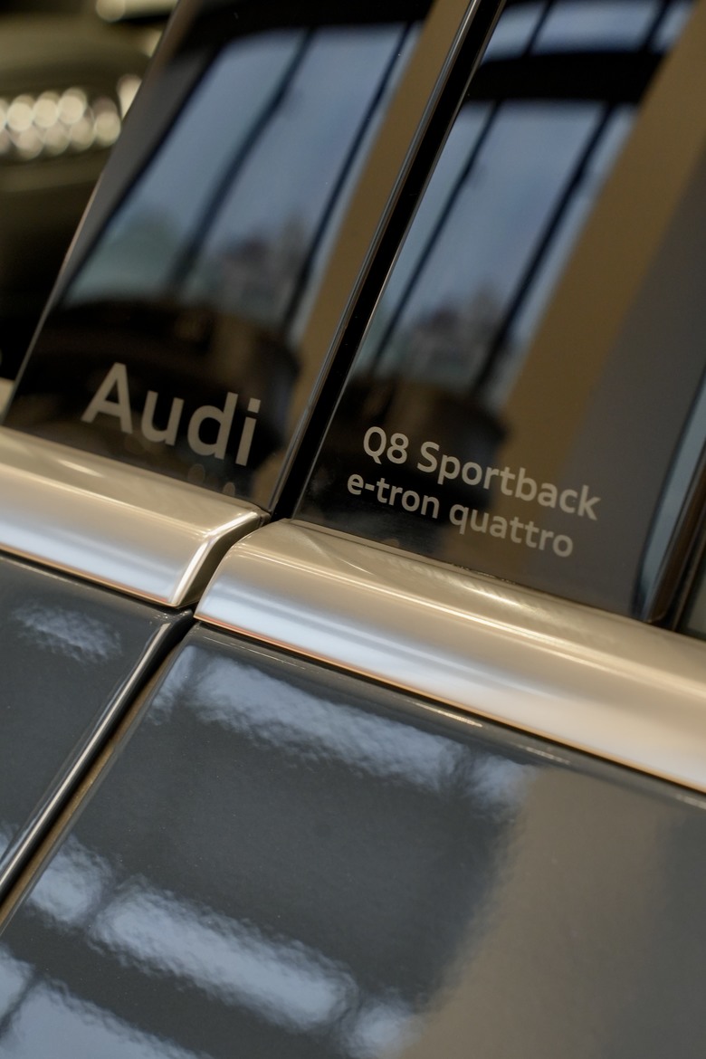 Audi Q8 Sportback e-tron 50 quattro S line｜金屬電漿藍 Plasma Blue 3D｜實車照片分享